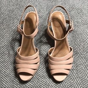 Clarks Mayra Poppy in Dusty Pink, 9, EUC